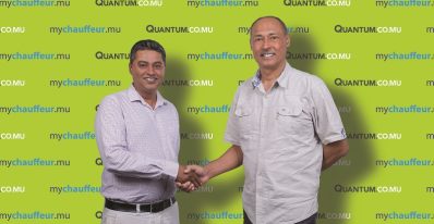 Deeraj Heeraman - directeur de My Chauffeur et Ashok Prayag - CEO de Quantum Insurance (002) lexpresscars.mu