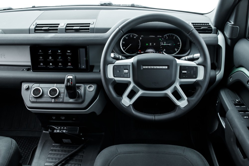 Land Rover Defender interior LexpressCars 4