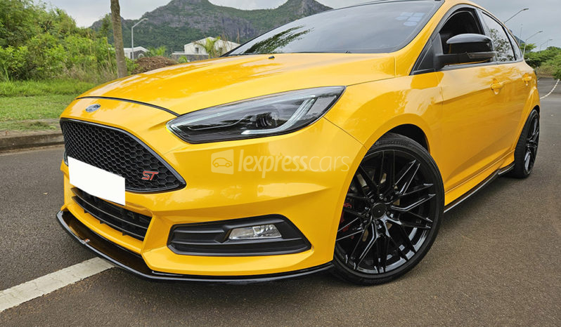 Dealership Second Hand Ford Focus ST 2016 full
