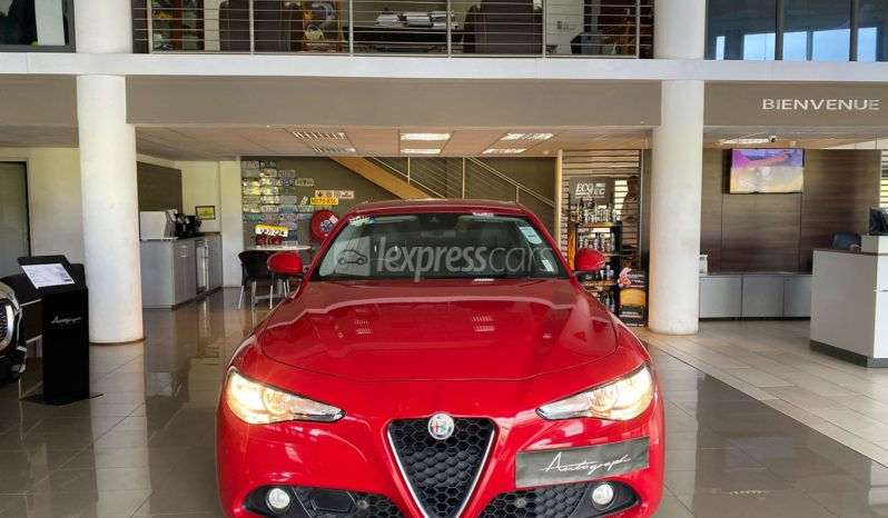Dealership Second Hand Alfa Romeo Giulia 2017 full