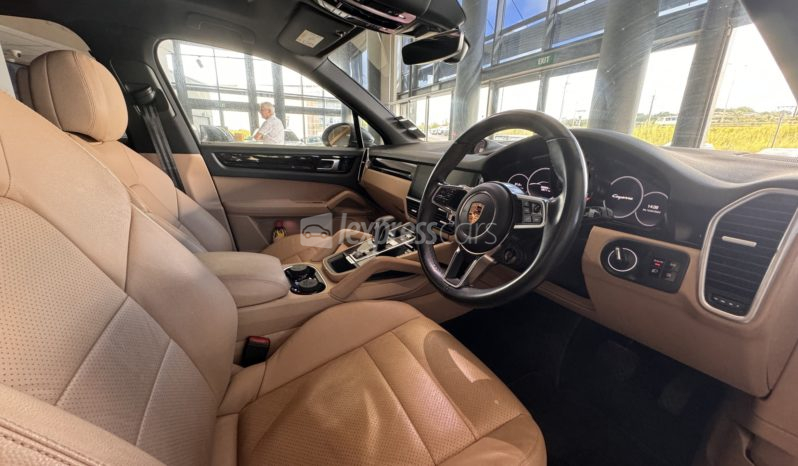 Dealership Second Hand Porsche Cayenne 2019 full