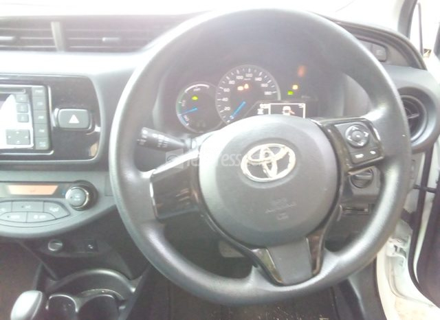 Dealership Second Hand Toyota Vitz 2020 full