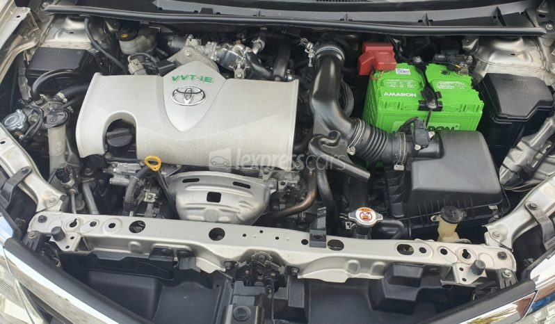 Second-Hand Toyota Axio 2015 full