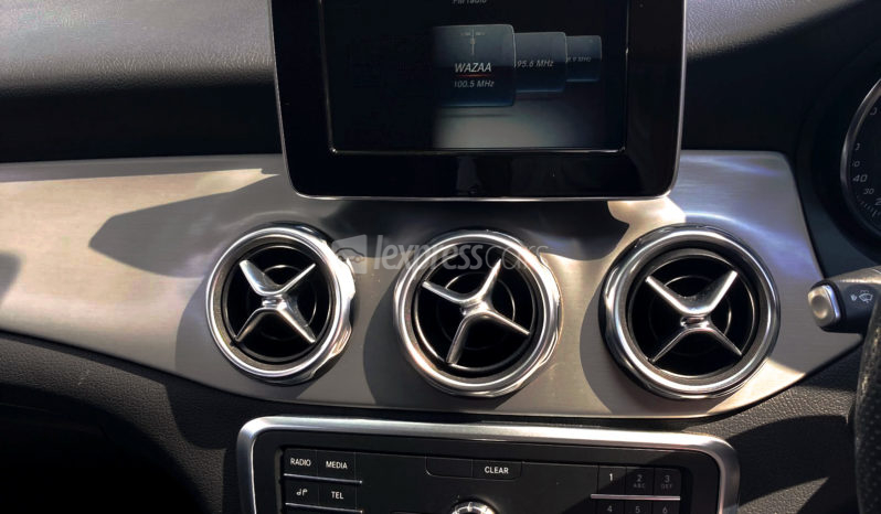 Dealership Second Hand Mercedes-Benz GLA 200 2018 full